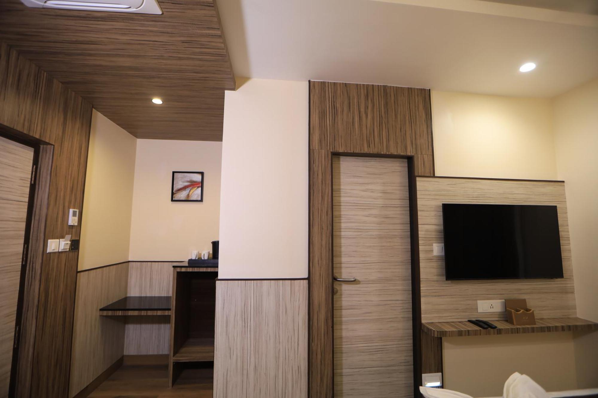 קומבאקונאם Kings Bury Inn מראה חיצוני תמונה
