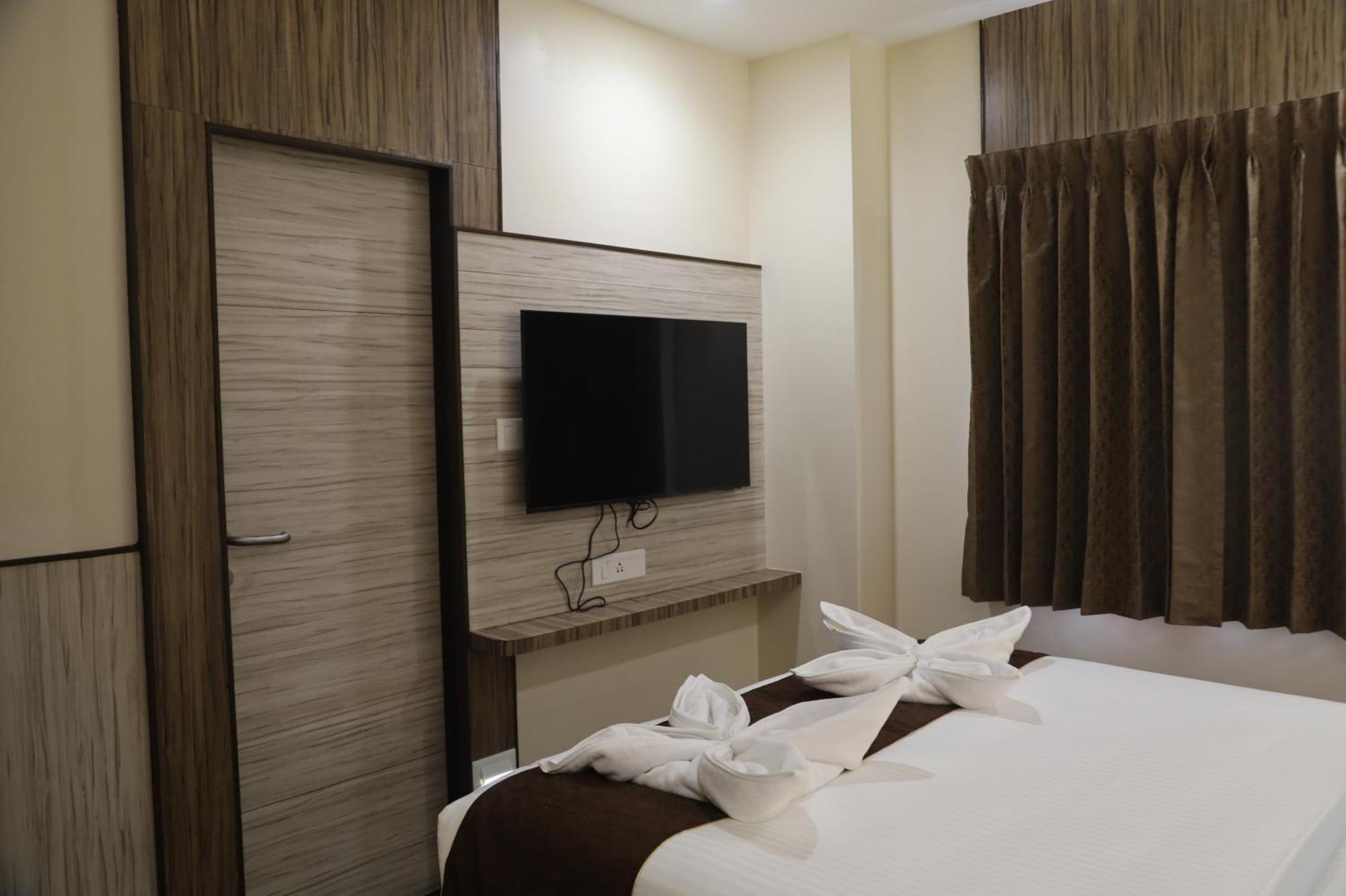 קומבאקונאם Kings Bury Inn מראה חיצוני תמונה