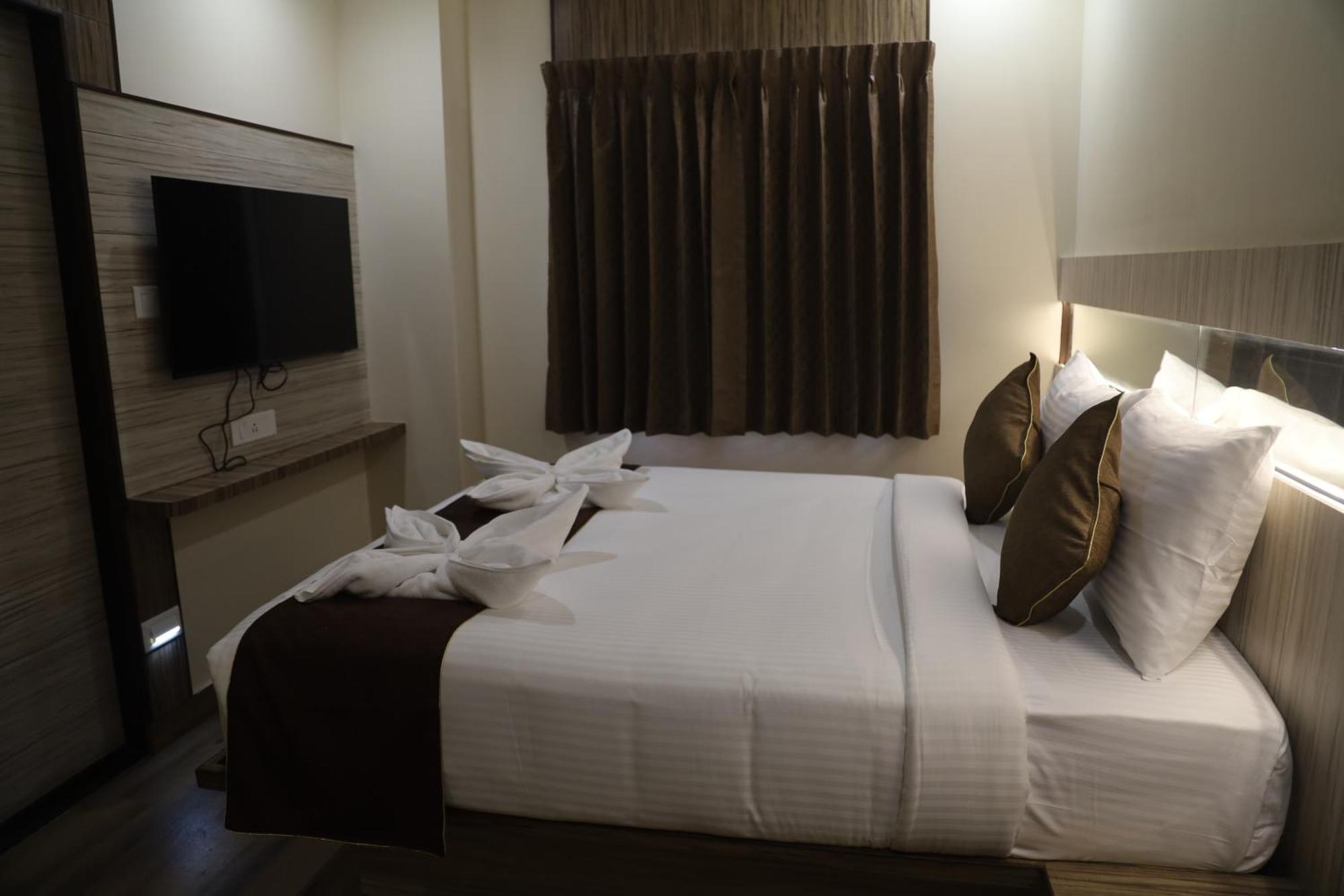 קומבאקונאם Kings Bury Inn מראה חיצוני תמונה