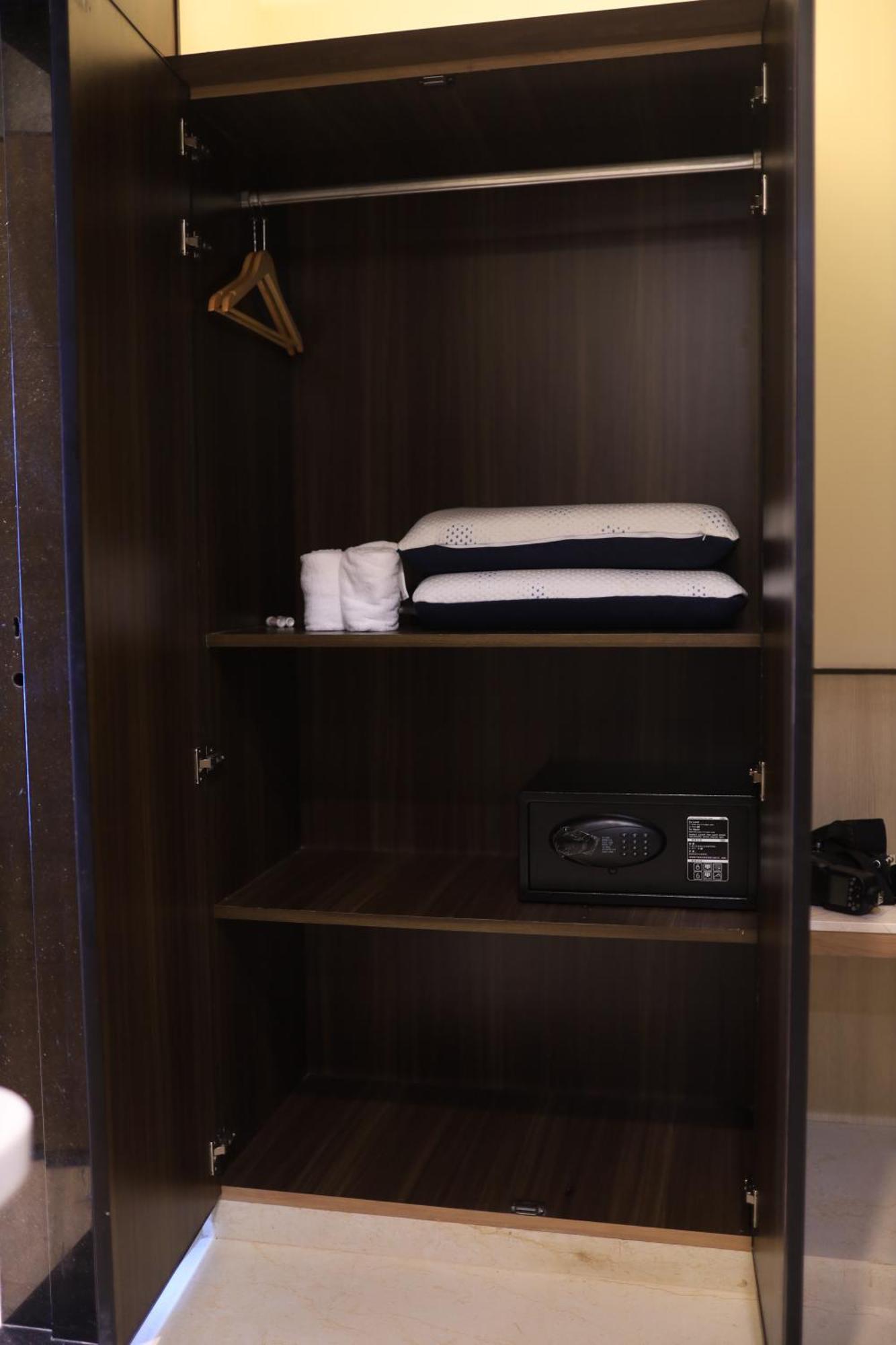 קומבאקונאם Kings Bury Inn מראה חיצוני תמונה
